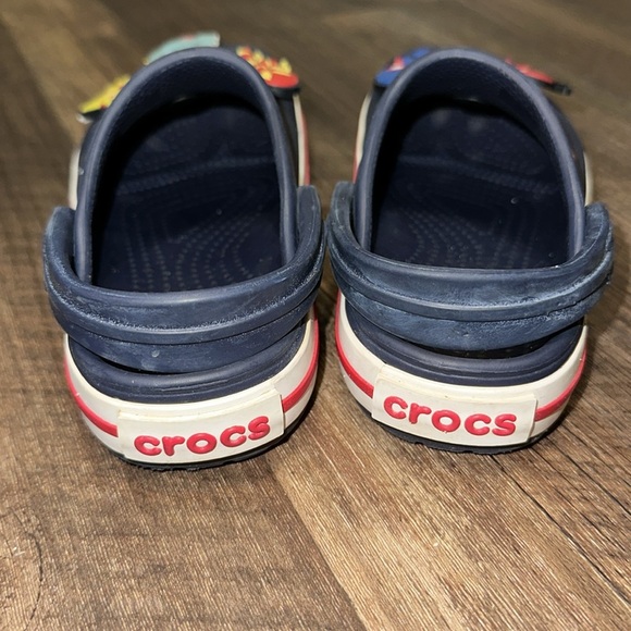 Crocs Kids Blue, White and Red size 9C with charms EEUC - Picture 2 of 4